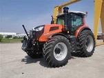 SD2404 Селскостопански трактор с преден ВОМ